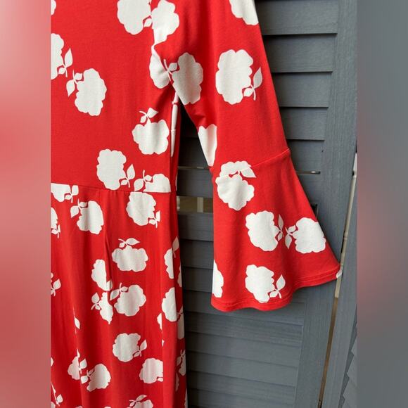 Boden Red and White Floral Dress with Bell Sleeves Size 4 - Picture 3 of 7